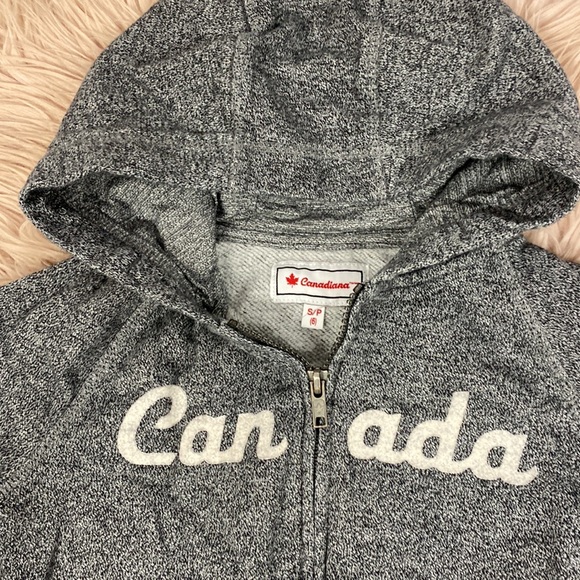 Canada Sweater - Picture 2 of 3